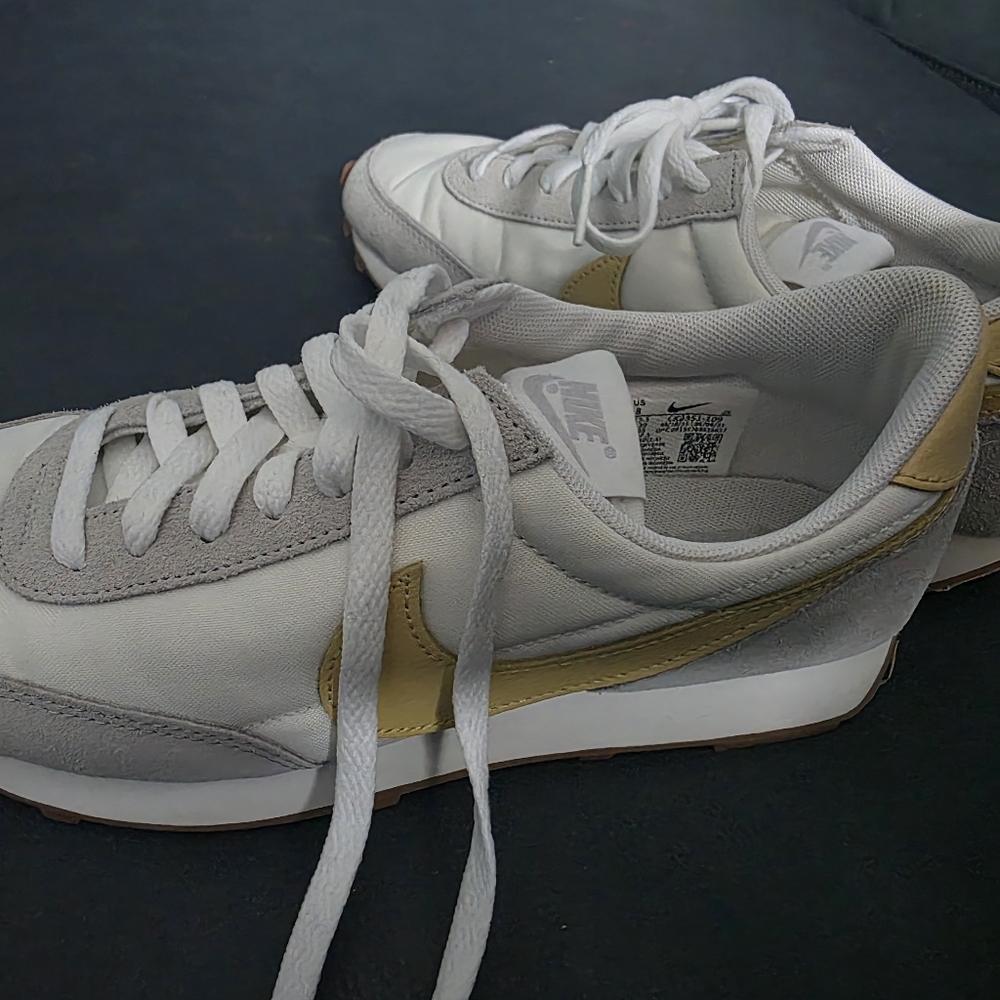 Nike Women's White and Yellow Sneakers
